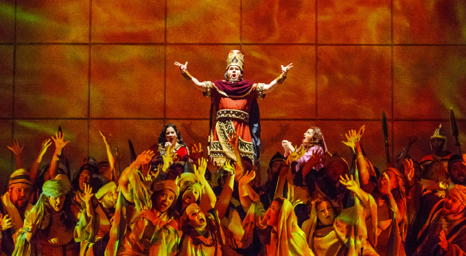 Nabucco (Mark Delavan) orders the destruction of the temple in Jerusalem, to the horror of the Israelites (Pittsburgh Opera Chorus and Supernumeraries).