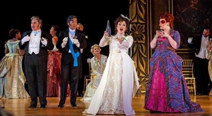 La Traviata production photo