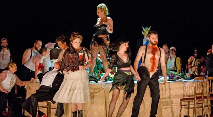 La Traviata production photo