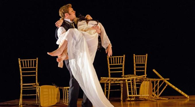 La Traviata production photo