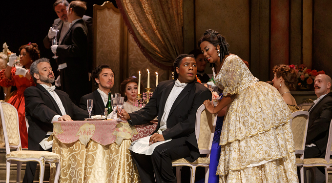 La Traviata production photo