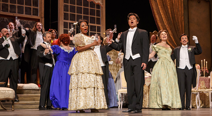 La Traviata production photo