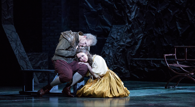 Rigoletto production photo