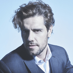 Thiago Arancam plays Mario Cavaradossi